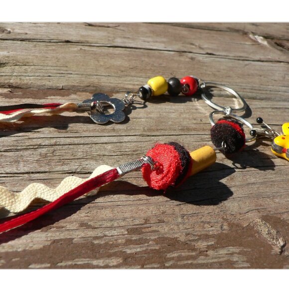 CREATION - Butterfly short necklace ribbon beads - yellow red black - Picture 3 of 5